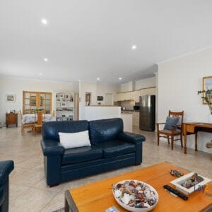 Meticulously Kept 3 Bed Family Home in Bayswater UNDER OFFER. - Image 9