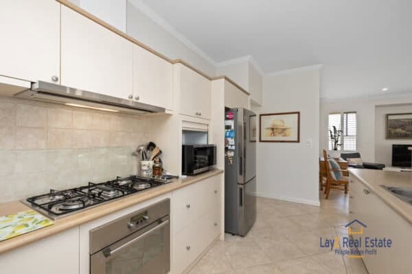 Meticulously Kept 3 Bed Family Home in Bayswater UNDER OFFER. - Image 15