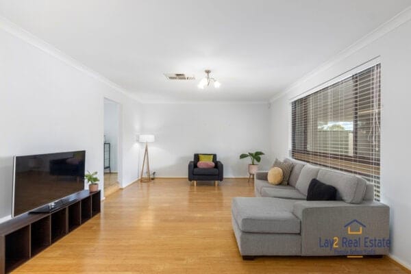 26 Hackbridge Way Bayswater WA 6053 | Fabulous 4 Bed 2 Bath Beauty - Image 3