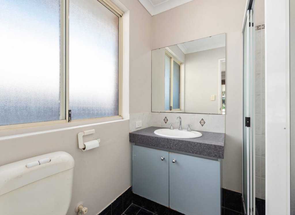 11 Mons Street Ashfield WA 6054 | 4 Bed 2 Bath Family Size Home - Image 12