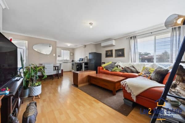 89A May Street Bedford WA 6052 Centrally Located 2 Bed Duplex Half.