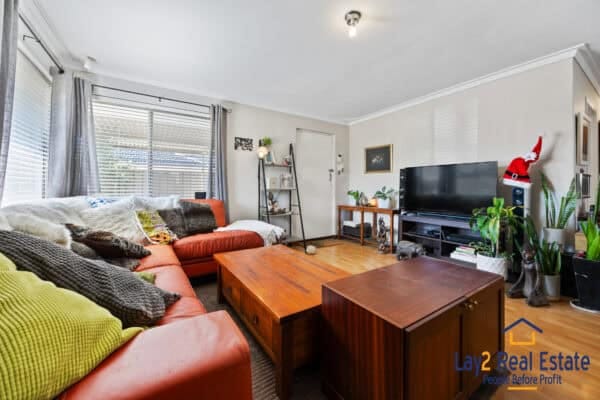 89A May Street Bedford WA 6052 Centrally Located 2 Bed Duplex Half. - Image 3