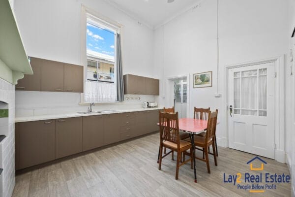 147 Avon Terrace York WA 6302. Sea Change, Anyone? Circa 1889 Built Two Storey Bank. - Image 16