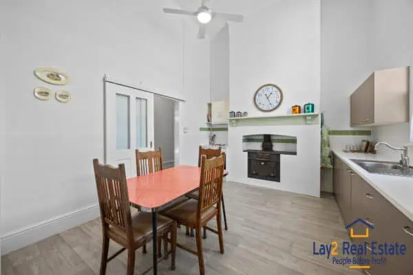 147 Avon Terrace York WA 6302. Sea Change, Anyone? Circa 1889 Built Two Storey Bank. - Image 15