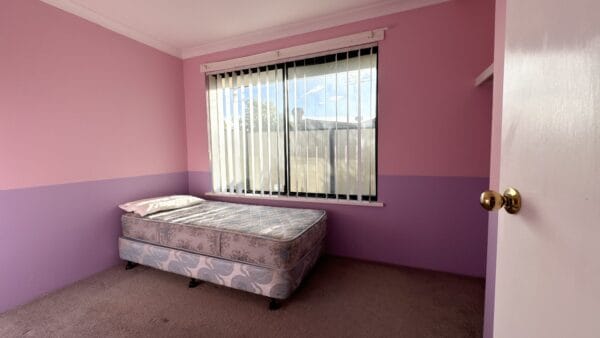 20 McWhae Gardens Bayswater. Bed 3. Contact Mick Lay