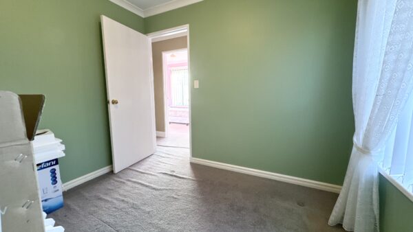 20 McWhae Gardens Bayswater. Bed 4. Contact Mick Lay
