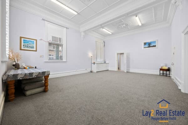 147 Avon Terrace York WA 6302. Sea Change, Anyone? Circa 1889 Built Two Storey Bank. - Image 12