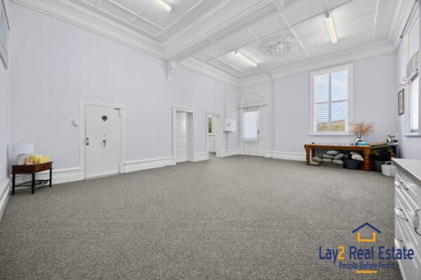 147 Avon Terrace York WA 6302. Sea Change, Anyone? Circa 1889 Built Two Storey Bank. - Image 11