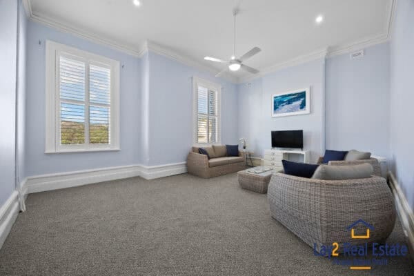 147 Avon Terrace York WA 6302. Sea Change, Anyone? Circa 1889 Built Two Storey Bank. - Image 19