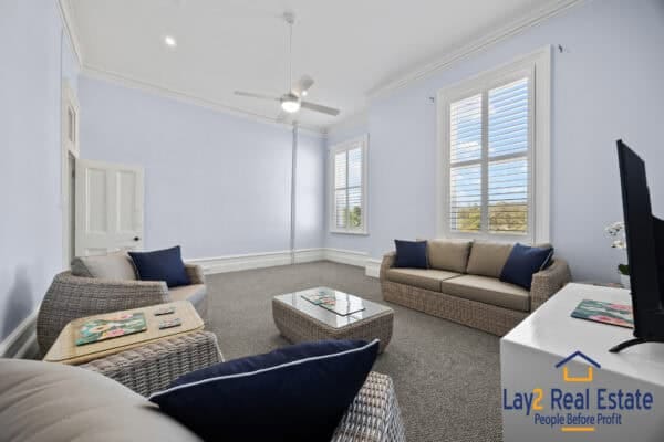 147 Avon Terrace York WA 6302. Sea Change, Anyone? Circa 1889 Built Two Storey Bank. - Image 20