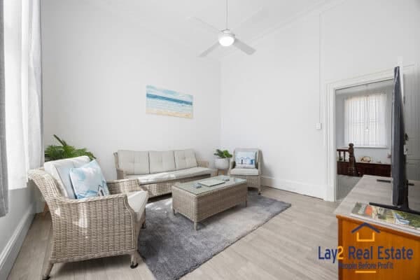 147 Avon Terrace York WA 6302. Sea Change, Anyone? Circa 1889 Built Two Storey Bank. - Image 24