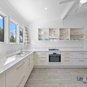 147 Avon Terrace York WA 6302. Sea Change, Anyone? Circa 1889 Built Two Storey Bank. - Image 21