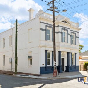 147 Avon Terrace York WA 6302. Sea Change, Anyone? Circa 1889 Built Two Storey Bank.