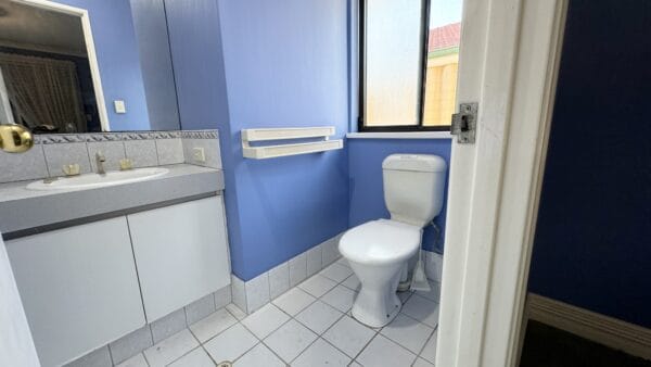 20 McWhae Gardens Bayswater. Master Bath. Contact Mick Lay