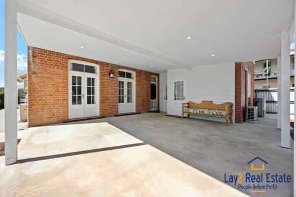 147 Avon Terrace York WA 6302. Sea Change, Anyone? Circa 1889 Built Two Storey Bank. - Image 30