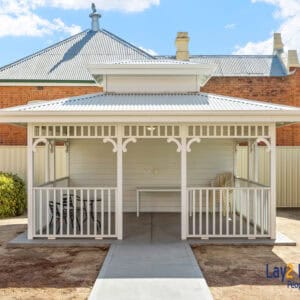 147 Avon Terrace York WA 6302. Sea Change, Anyone? Circa 1889 Built Two Storey Bank. - Image 28