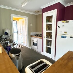 20 McWhae Gardens Bayswater. Kitchen 2. Contact Mick Lay