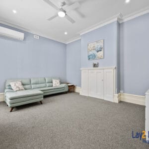 147 Avon Terrace York WA 6302. Sea Change, Anyone? Circa 1889 Built Two Storey Bank. - Image 7