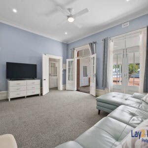 147 Avon Terrace York WA 6302. Sea Change, Anyone? Circa 1889 Built Two Storey Bank. - Image 10