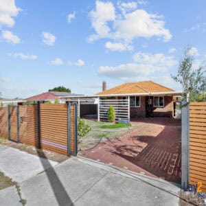 22 Sudlow Street Embleton WA 6062. Attention First Home Buyers/Investors!
