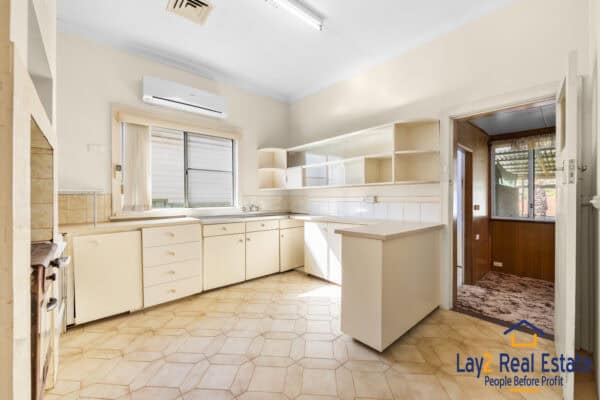 23 Hayward Street Bayswater WA 6053. 1940's Character Home. - Image 8