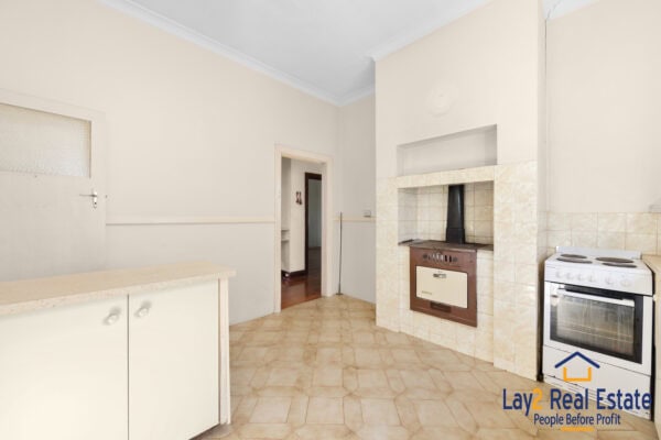 23 Hayward Street Bayswater WA 6053. 1940's Character Home. - Image 11