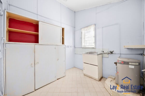 23 Hayward Street Bayswater WA 6053. 1940's Character Home. - Image 17