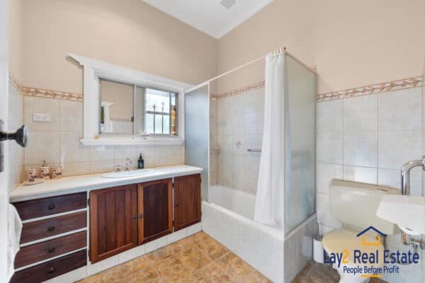 For Sale. 22 Beechboro Road South, Bayswater. Lay 2 Real Estate. Mick Lay. Main Bath.