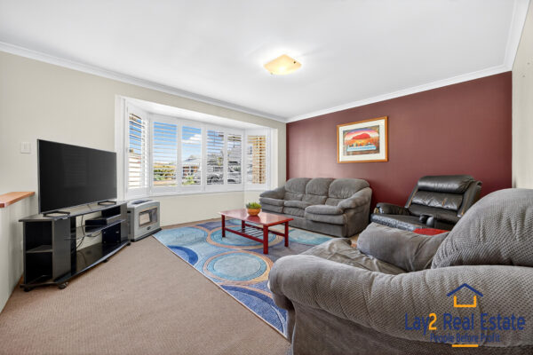 Ripe for a Renovation!  20 Graduate Place Marangaroo WA 6064 - Image 5