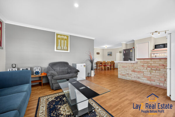 Ripe for a Renovation!  20 Graduate Place Marangaroo WA 6064 - Image 13