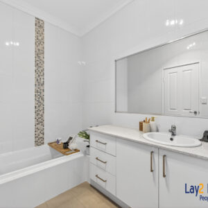 Spacious & Secluded: Very Big 3 Brm 2 Bth Home - Riverside Precinct - Image 19