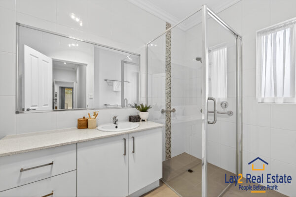 Spacious & Secluded: Very Big 3 Brm 2 Bth Home - Riverside Precinct - Image 16