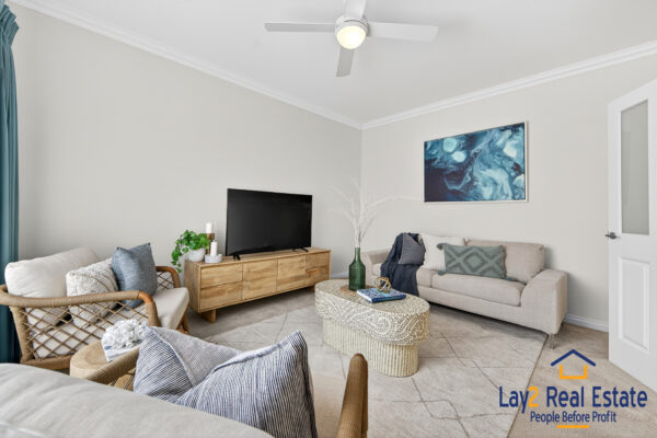 Spacious & Secluded: Very Big 3 Brm 2 Bth Home - Riverside Precinct - Image 2