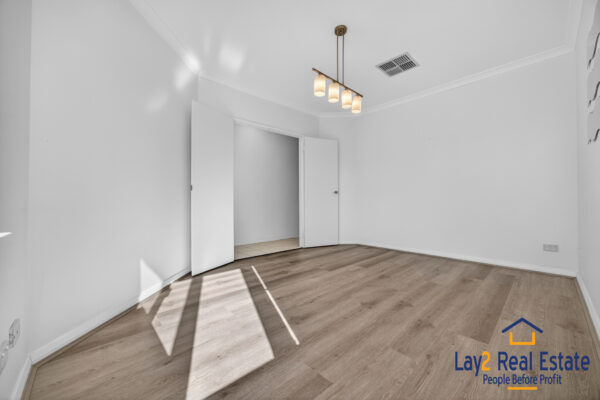 Elevated / 4 bedrooms 2 Bathroom Property | 3B Aughton Street Bayswater WA 6053 - Image 7