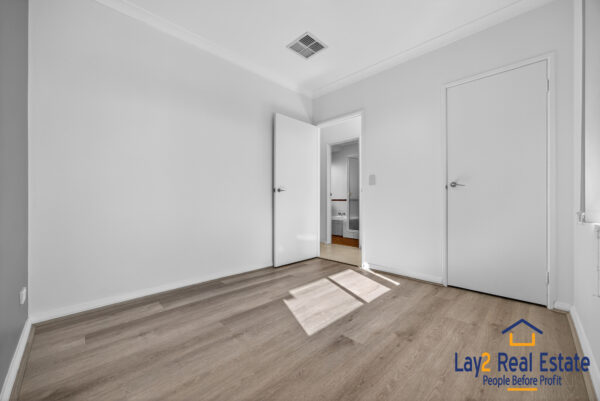Elevated / 4 bedrooms 2 Bathroom Property | 3B Aughton Street Bayswater WA 6053 - Image 27