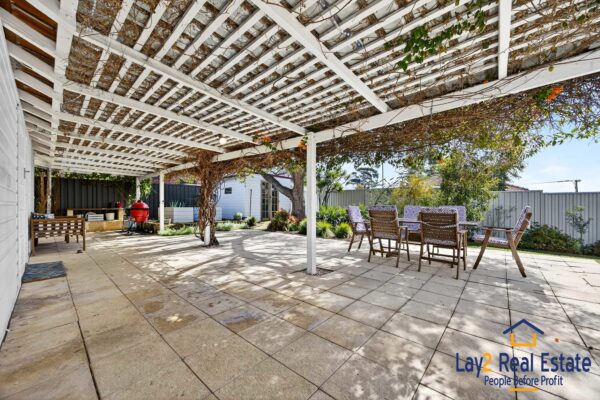 Cottage Elegance Surrounded by Whimsical Gardens | 2 Gilbert Street Bayswater WA - Image 21