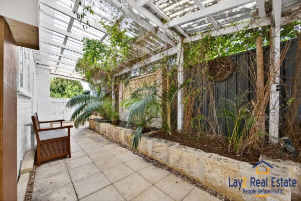 Cottage Elegance Surrounded by Whimsical Gardens | 2 Gilbert Street Bayswater WA - Image 27