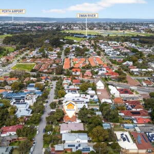 Spacious Family Living in an Exclusive Bayswater Cul-de-Sac Enclave - Image 31