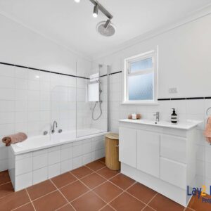 Spacious Family Living in an Exclusive Bayswater Cul-de-Sac Enclave - Image 22