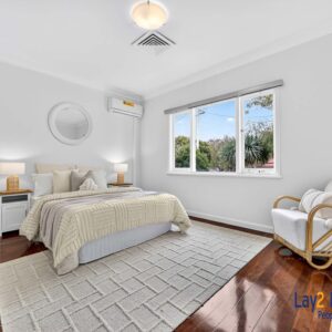 Spacious Family Living in an Exclusive Bayswater Cul-de-Sac Enclave - Image 17