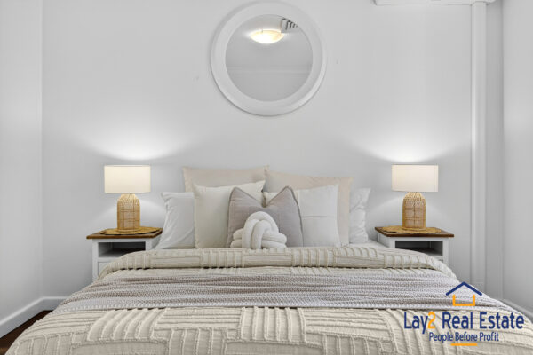 Spacious Family Living in an Exclusive Bayswater Cul-de-Sac Enclave - Image 18