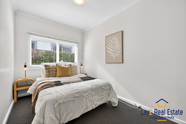 Spacious Family Living in an Exclusive Bayswater Cul-de-Sac Enclave - Image 24