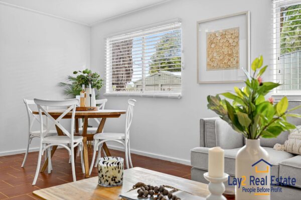 Spacious Family Living in an Exclusive Bayswater Cul-de-Sac Enclave - Image 10