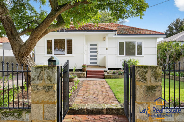 Spacious Family Living in an Exclusive Bayswater Cul-de-Sac Enclave - Image 3