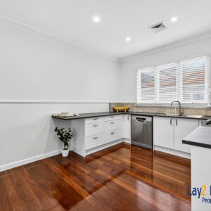 Spacious Family Living in an Exclusive Bayswater Cul-de-Sac Enclave - Image 12