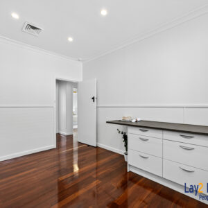 Spacious Family Living in an Exclusive Bayswater Cul-de-Sac Enclave - Image 16