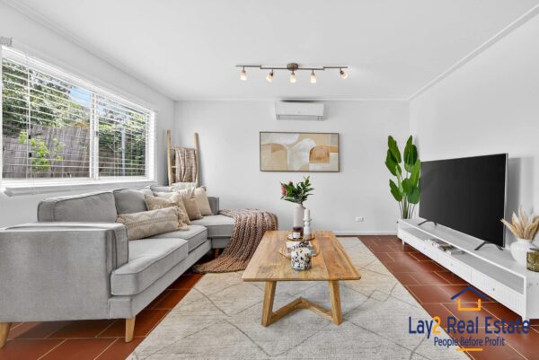 Spacious Family Living in an Exclusive Bayswater Cul-de-Sac Enclave - Image 9