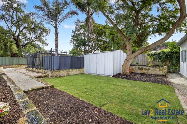 Spacious Family Living in an Exclusive Bayswater Cul-de-Sac Enclave - Image 28