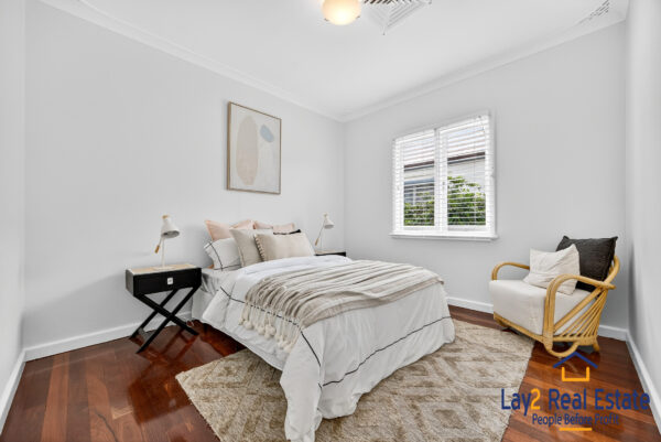 Spacious Family Living in an Exclusive Bayswater Cul-de-Sac Enclave - Image 23