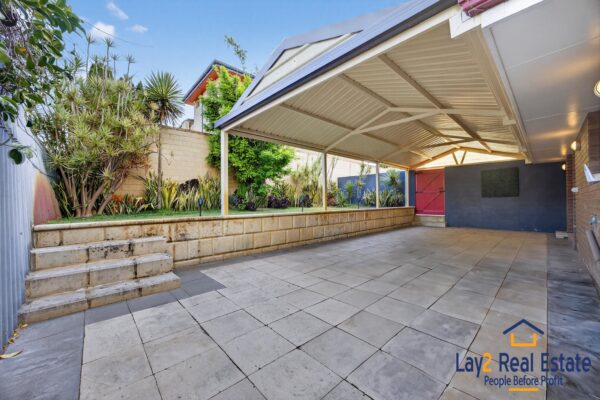Three Bed Villa with Two Car Bays. Walk to Maylands Cafes and Train Station! - Image 15
